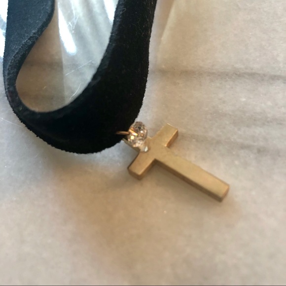 Cross Pendant Choker, NWOT - Picture 5 of 7